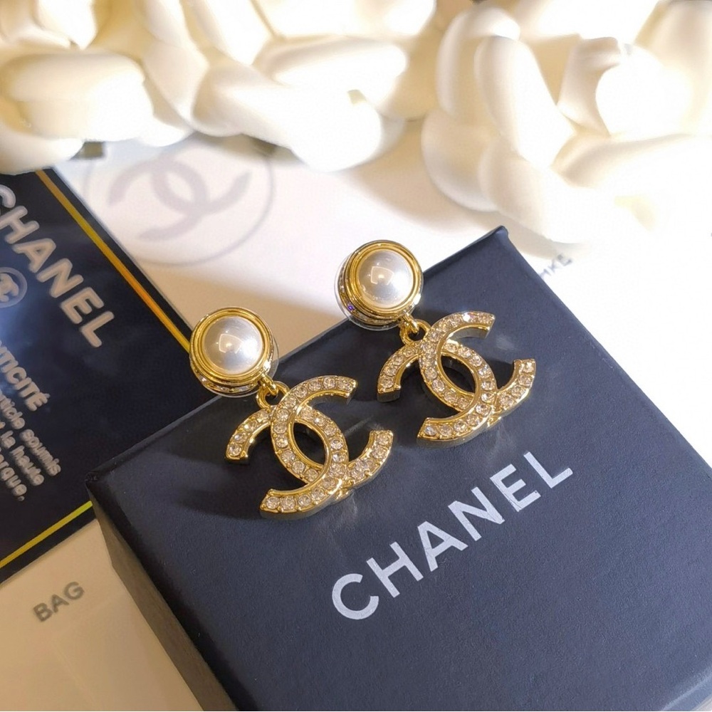 Chanel earrings - Picture 1 of 8